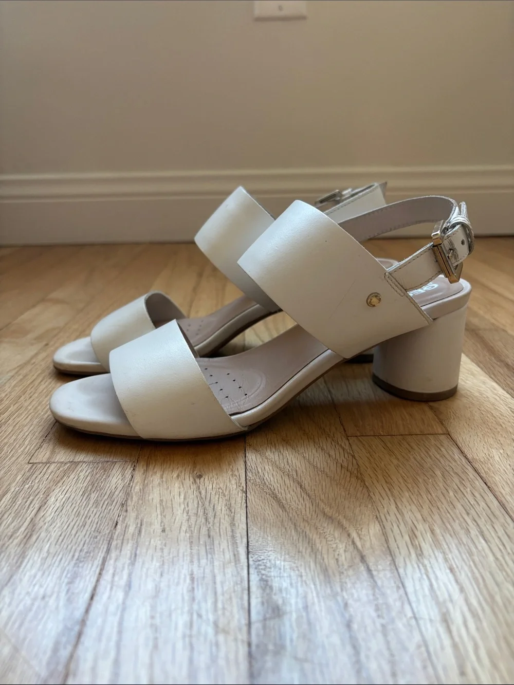 Geox stylish white